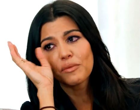 Featured image of post Kourtney Kardashian Crying Gif